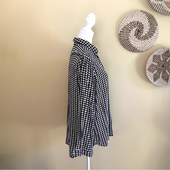Big Dart Black and White Houndstooth Button Up Collared Shirt - Picture 4 of 9